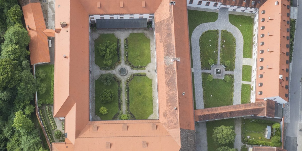 Das Kloster Beuerberg aus der Vogelperspektive, © Kloster Beuerberg|Foto: Dietmar Denger Das Kloster Beuerberg aus der Vogelperspektive, © Kloster Beuerberg|Foto: Dietmar Denger