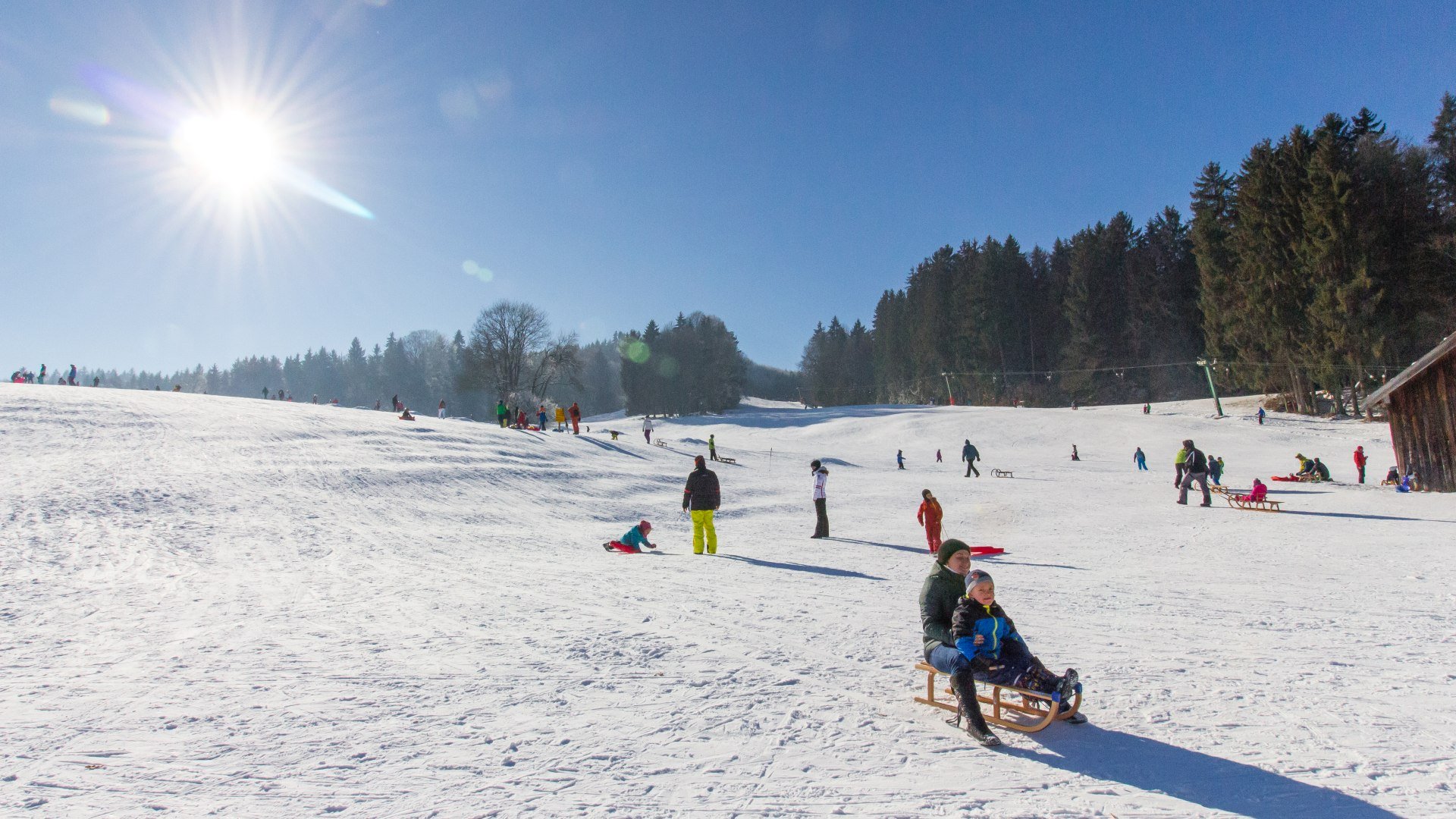 Wintervergnügen am Lift, © federleicht